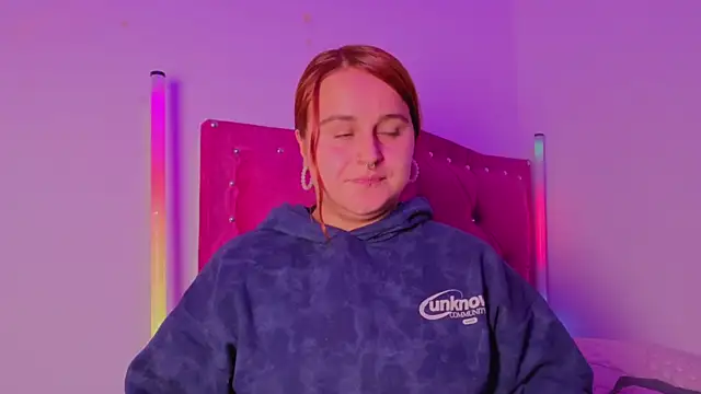 evy orange1 online show from December 2025 12:23:01 AM