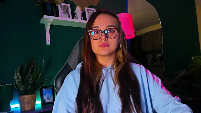 evy orange1 online show from April 2026 01:06:01 AM