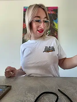 Snapshot of Giuliana_baby chatting on April 2026 07:15:01 AM Giuliana baby online show from April 2026 07:15:01 AM