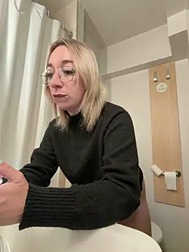 Snapshot of Giuliana_baby chatting on May 2026 04:38:01 AM Giuliana baby online show from May 2026 04:38:01 AM
