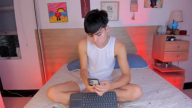 justinbiler online show from October 2025 01:35:01 PM