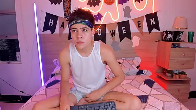 justinbiler online show from October 2025 02:06:02 PM