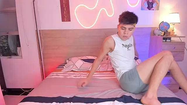 justinbiler online show from October 2025 01:43:02 PM