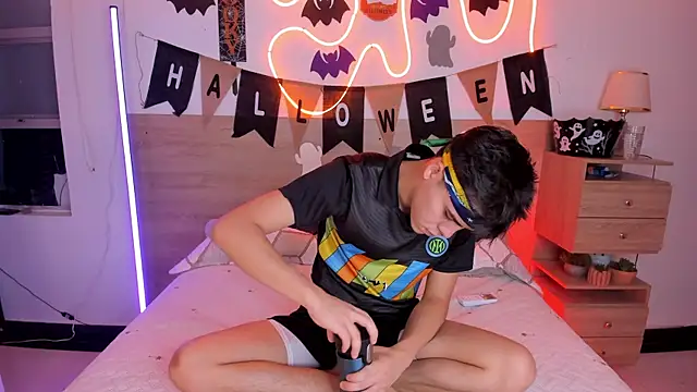 justinbiler online show from October 2025 01:43:02 PM