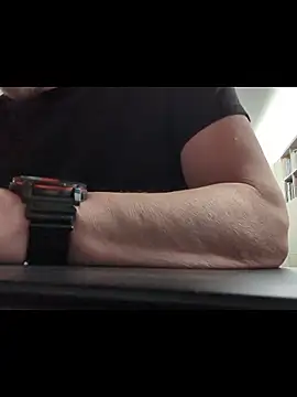 Snapshot of BennyK72 chatting on November 2025 05:22:01 AM BennyK72 online show from November 2025 05:22:01 AM