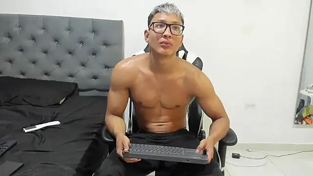 chriss jones1 online show from March 2025 09:17:01 PM