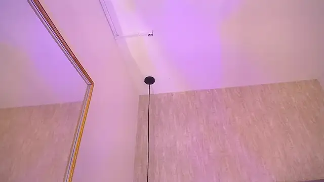 Roxie-Summers11 online show from April 2026 02:57:01 PM