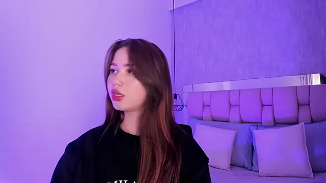 Roxie-Summers11 online show from February 2025 07:33:02 PM