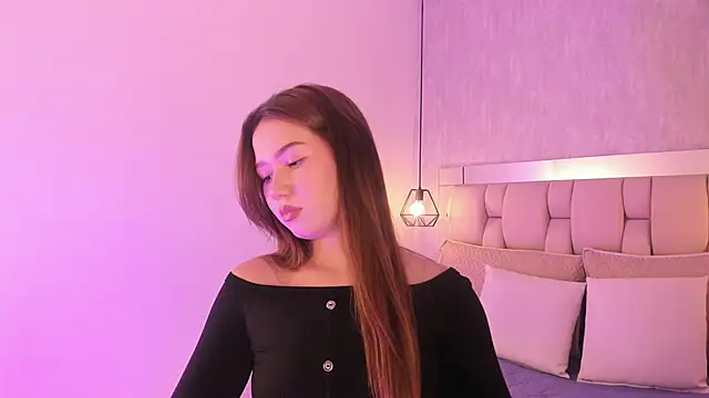 Roxie-Summers11 online show from March 2025 07:48:02 PM