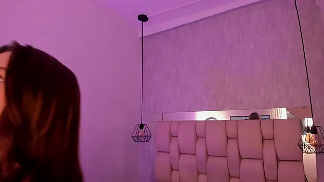 Roxie-Summers11 online show from December 2025 12:33:01 PM