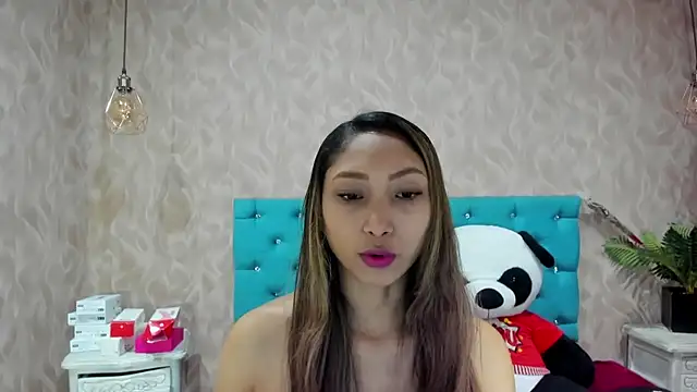 Snapshot of MadelineDoll chatting on October 2025 01:12:02 PM MadelineDoll online show from October 2025 01:12:02 PM