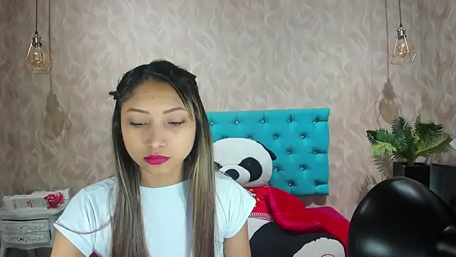 Snapshot of MadelineDoll chatting on February 2026 02:39:02 PM MadelineDoll online show from February 2026 02:39:02 PM