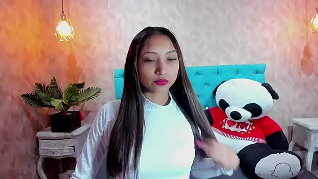 Snapshot of MadelineDoll chatting on February 2026 02:19:02 PM MadelineDoll online show from February 2026 02:19:02 PM