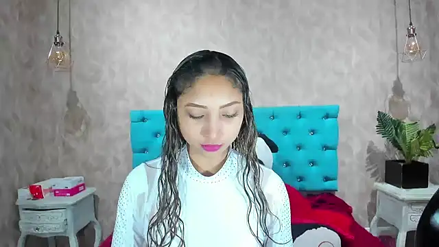 Snapshot of MadelineDoll chatting on January 2026 01:47:01 PM MadelineDoll online show from January 2026 01:47:01 PM