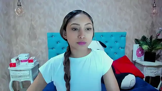 Snapshot of MadelineDoll chatting on October 2025 03:11:01 PM MadelineDoll online show from October 2025 03:11:01 PM