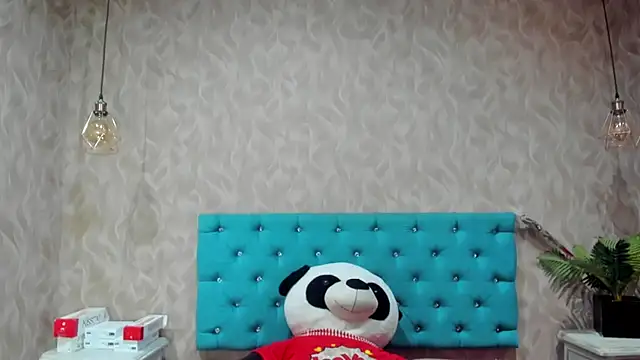 Snapshot of MadelineDoll chatting on October 2025 10:49:02 AM MadelineDoll online show from October 2025 10:49:02 AM