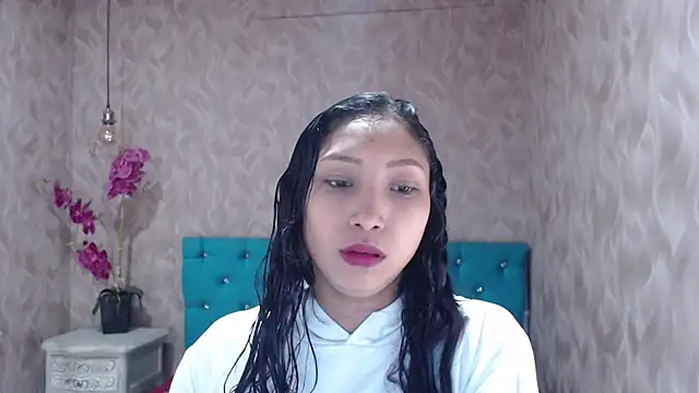 Snapshot of MadelineDoll chatting on March 2025 01:29:01 PM MadelineDoll online show from March 2025 01:29:01 PM