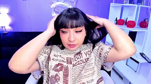 Emma monserrat online show from April 2026 11:05:02 AM