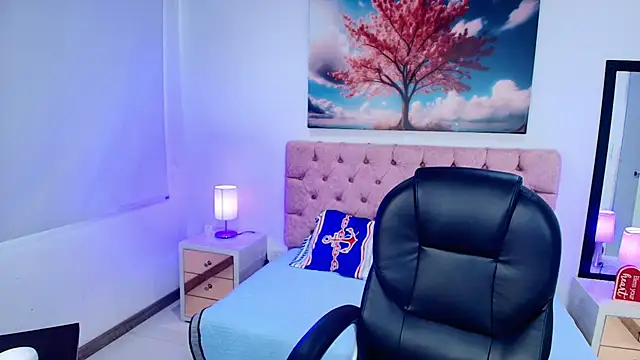 Emma monserrat online show from February 2026 09:02:02 PM