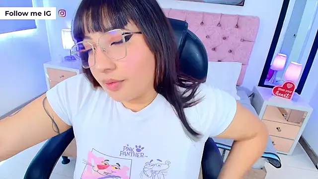 Emma monserrat online show from March 2026 07:42:01 PM