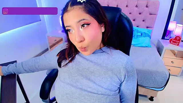 Emma monserrat online show from January 2026 07:41:02 PM