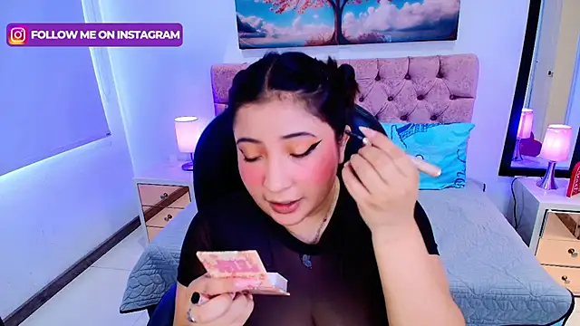 Snapshot of Emma_monserrat chatting on November 2025 06:01:01 PM Emma monserrat online show from November 2025 06:01:01 PM