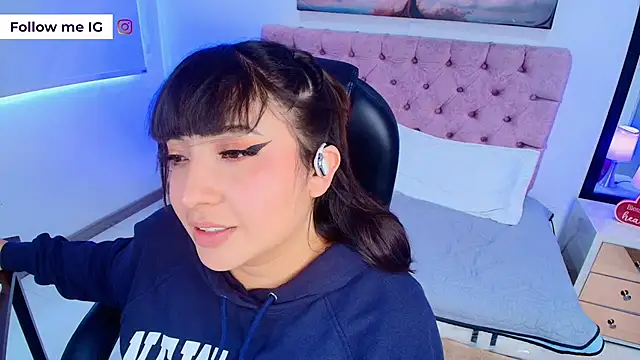 Emma monserrat online show from March 2026 07:43:02 PM