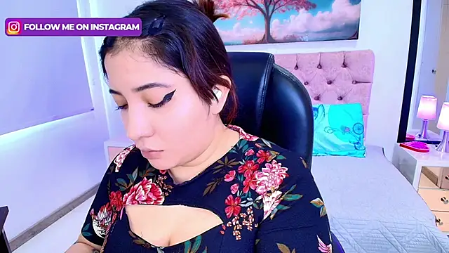 Snapshot of Emma_monserrat chatting on December 2025 07:37:02 PM Emma monserrat online show from December 2025 07:37:02 PM