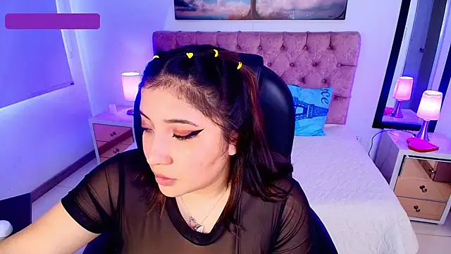 Snapshot of Emma_monserrat chatting on November 2025 07:40:02 PM Emma monserrat online show from November 2025 07:40:02 PM