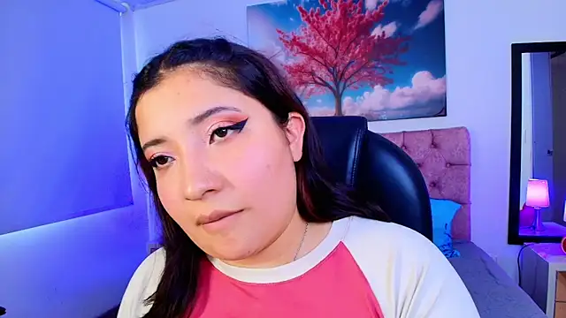 Snapshot of Emma_monserrat chatting on November 2025 07:39:01 PM Emma monserrat online show from November 2025 07:39:01 PM