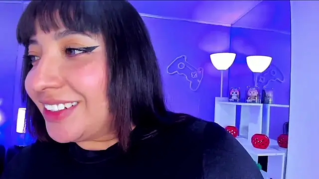 Emma monserrat online show from May 2026 11:29:01 AM