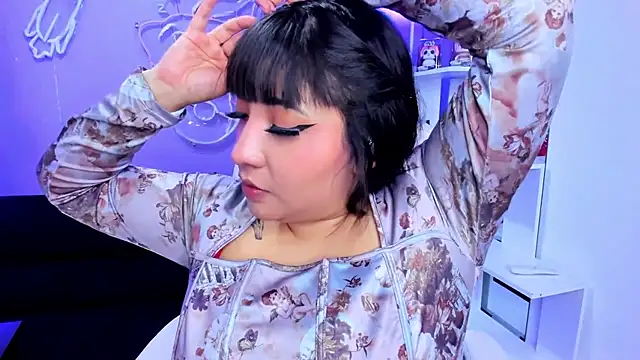 Emma monserrat online show from April 2026 11:13:02 AM