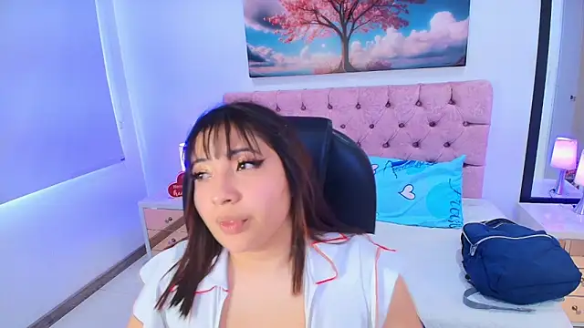 Emma monserrat online show from December 2025 07:58:01 PM