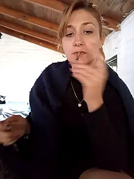 Viudanegraa online show from May 2026 01:01:01 PM