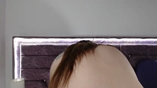 Penelope Fox14 online show from November 2025 12:31:01 PM