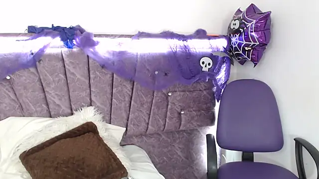 Penelope Fox14 online show from October 2025 01:23:02 PM