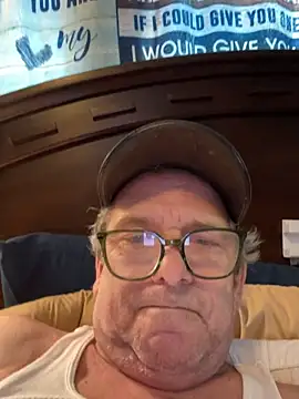 llovetoshowoff online show from April 2026 05:08:01 PM