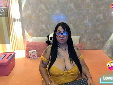 Snapshot of estephany_queen chatting on December 2025 02:48:02 AM estephany queen online show from December 2025 02:48:02 AM