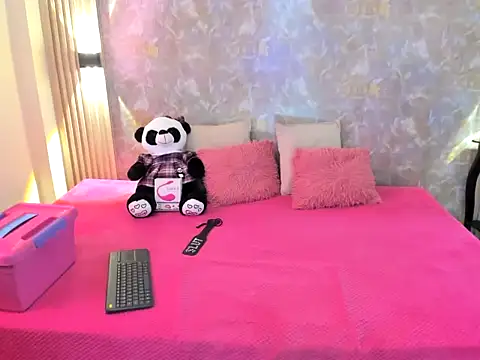 estephany queen online show from September 2025 08:30:02 PM