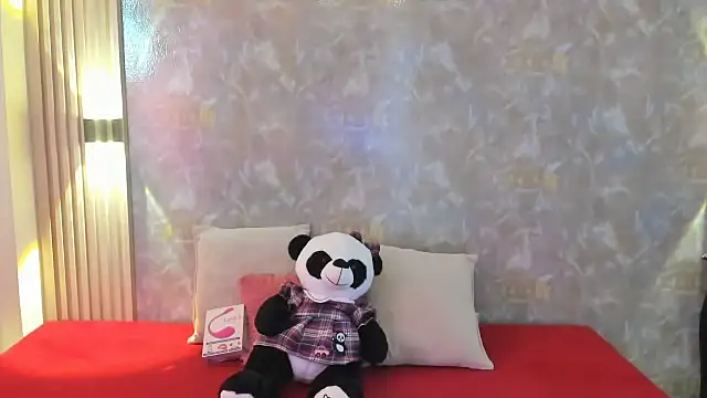 estephany queen online show from October 2025 07:02:01 PM