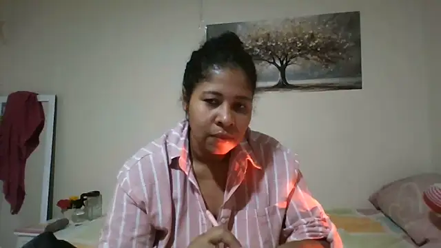 Ivon-09 online show from June 2026 12:38:01 PM