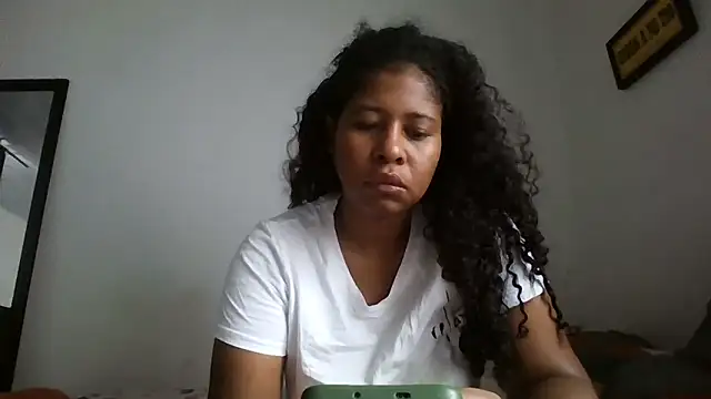 Ivon-09 online show from February 2026 12:35:01 PM