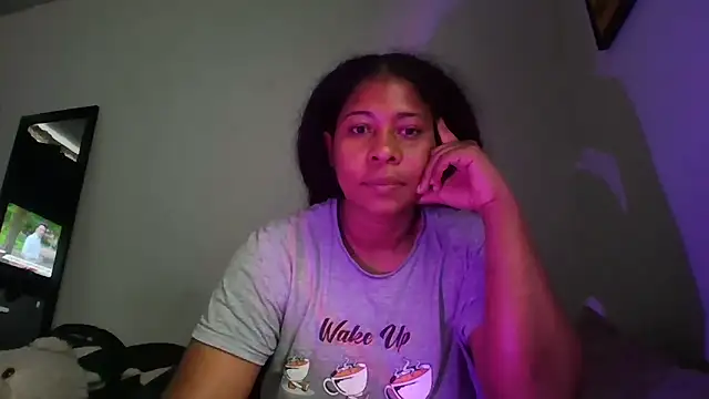 Snapshot of Ivon-09 chatting on October 2025 12:02:01 PM Ivon-09 online show from October 2025 12:02:01 PM