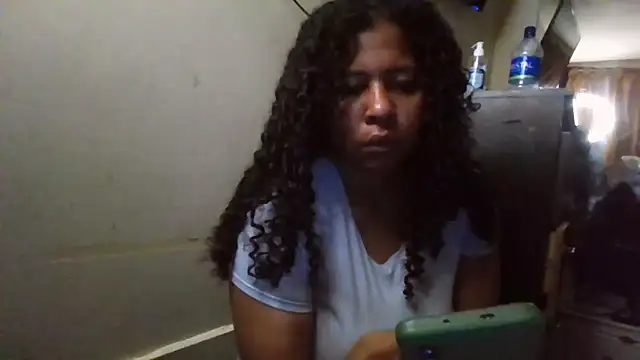 Snapshot of Ivon-09 chatting on November 2025 11:03:02 AM Ivon-09 online show from November 2025 11:03:02 AM