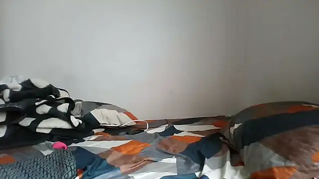 Ivon-09 online show from February 2026 12:47:02 PM