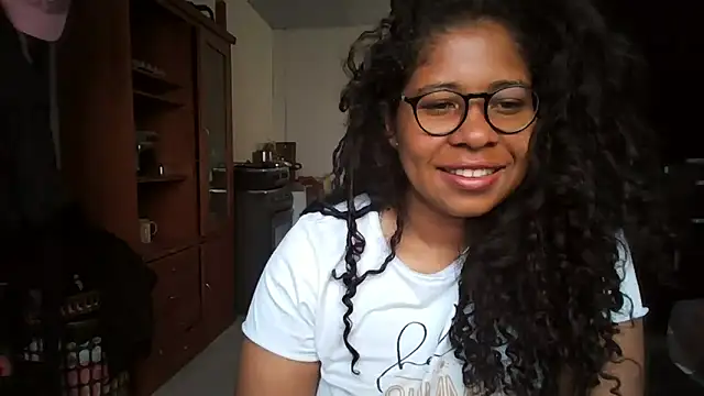 Ivon-09 online show from September 2025 11:54:01 AM