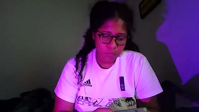 Snapshot of Ivon-09 chatting on October 2025 11:42:02 AM Ivon-09 online show from October 2025 11:42:02 AM