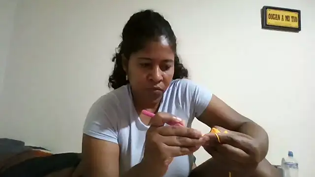 Ivon-09 online show from April 2026 01:28:01 PM