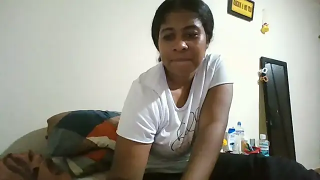 Ivon-09 online show from April 2026 01:08:01 AM