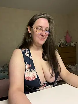Snapshot of hungry1bunny chatting on July 2026 06:47:01 PM hungry1bunny online show from July 2026 06:47:01 PM